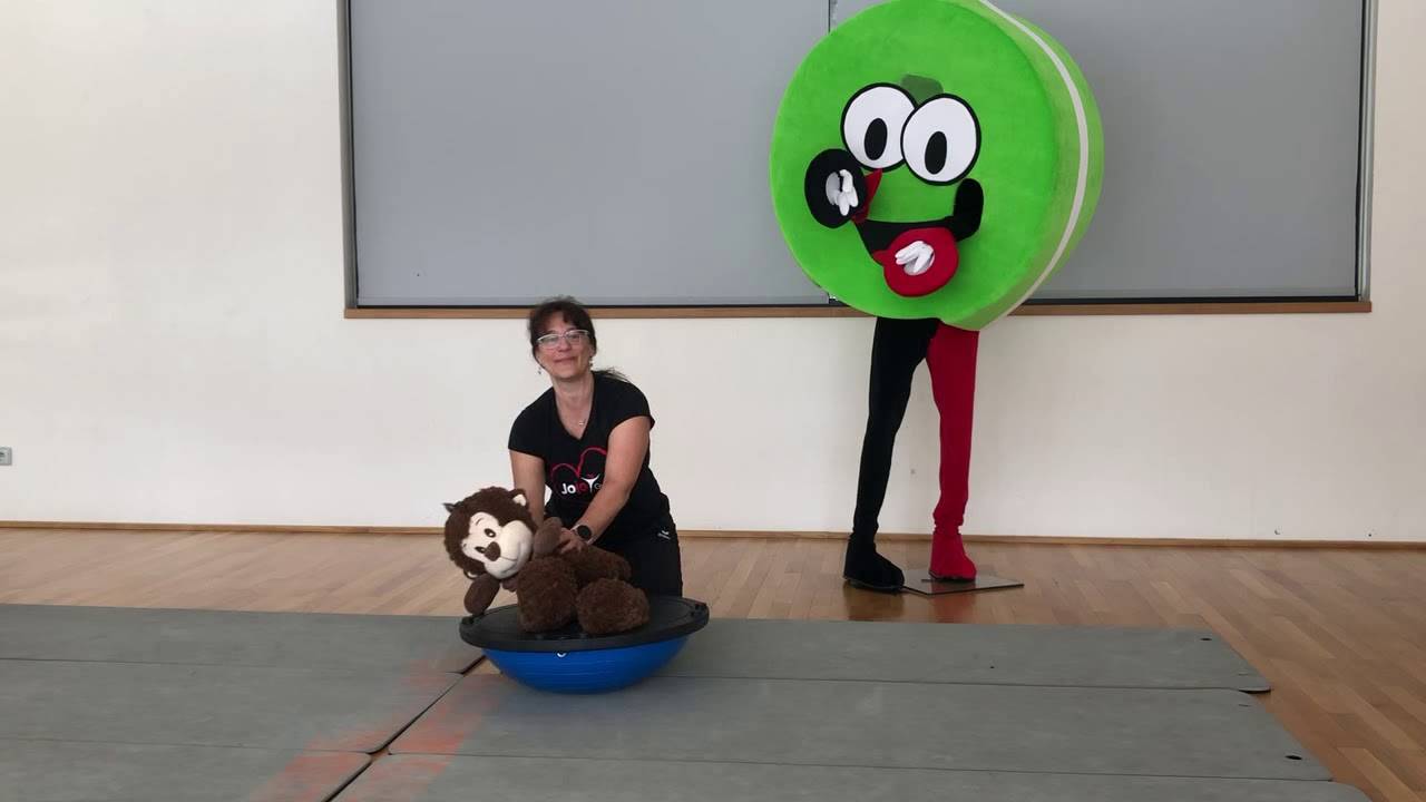 Domácí cvičení pro batolala s&nbsp;bosu