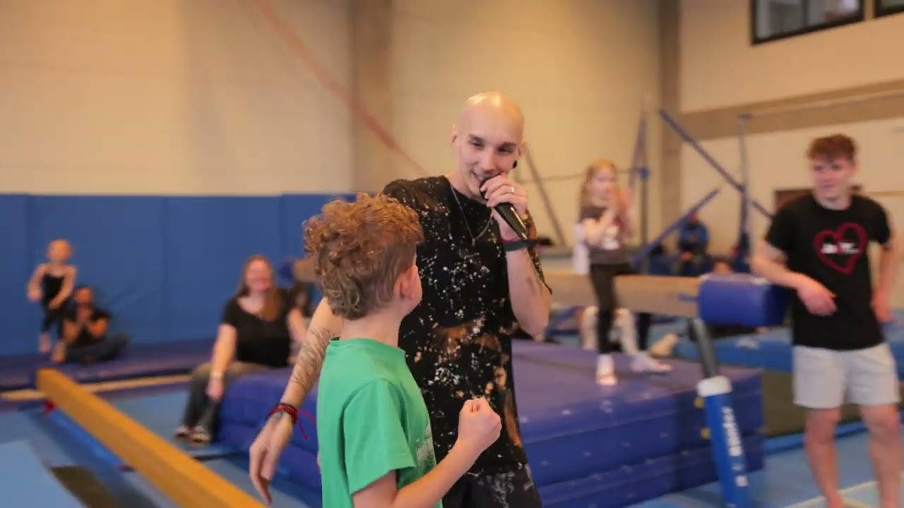 Jojo Gym 10.&nbsp;let Jay Fox